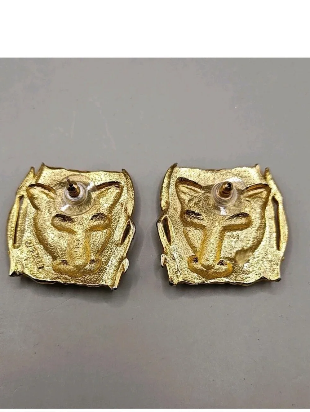 Vintage JJ Jonette 80s Artifacts Wild Jungle Cat Chunky Earrings Shiny Goldtone